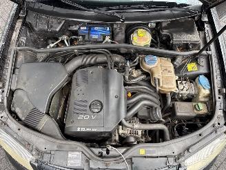 Volkswagen Passat 1.8 20V Combi/o  Benzine 1.781cc 92kW (125pk) FWD picture 20