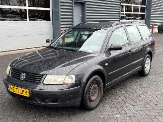 škoda osobní automobily Volkswagen Passat 1.8 20V Combi/o  Benzine 1.781cc 92kW (125pk) FWD 2000/11