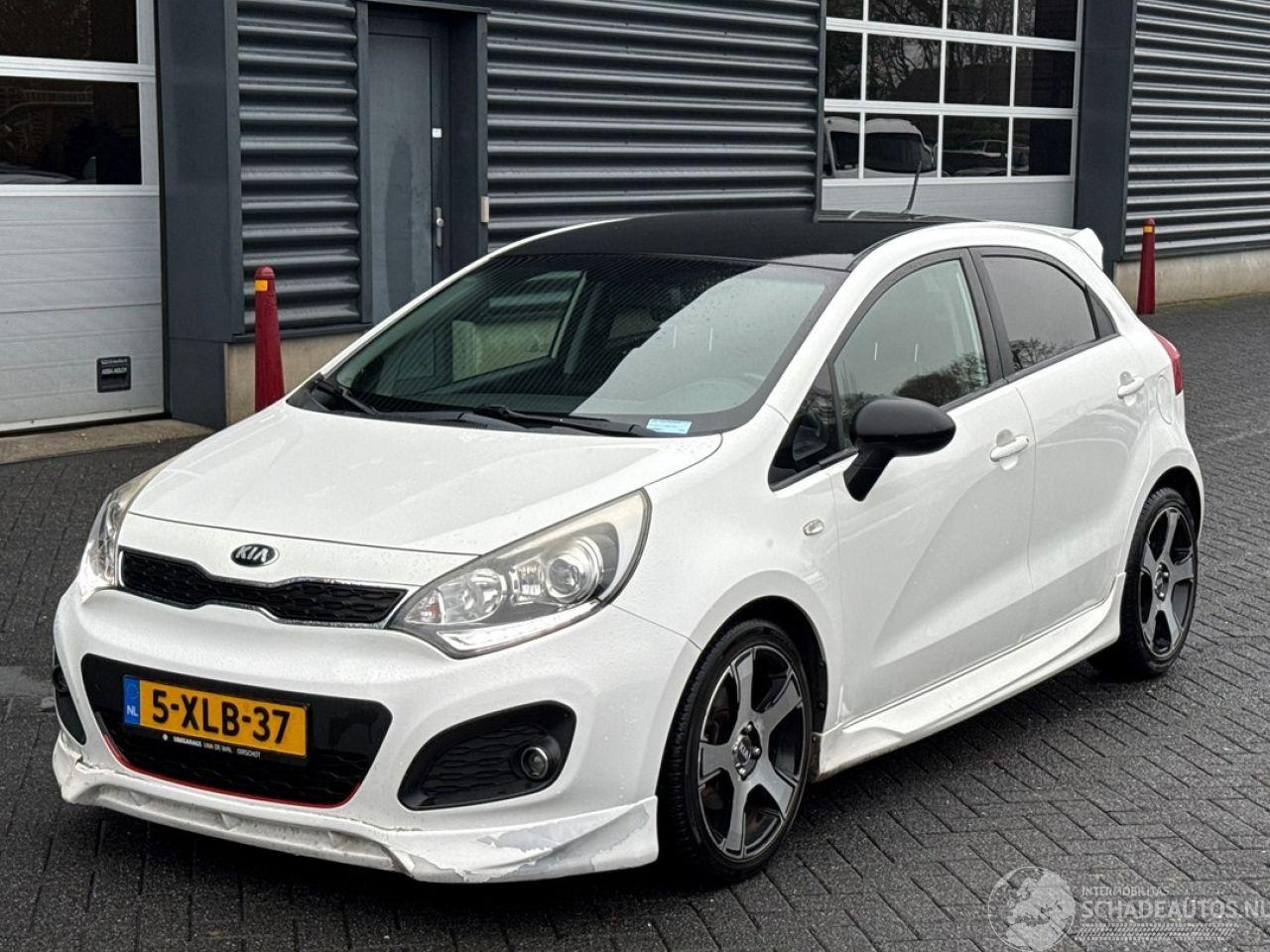 Kia Rio 1.4 CVVT 16V Hatchback  Benzine 1.396cc 80kW (109pk) FWD