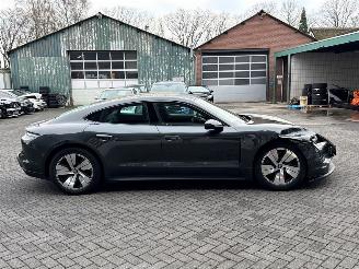 Porsche Taycan 79/84 kWh Sedan 4Dr Elektrisch 280 (381pk) picture 6