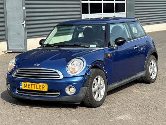 Avarii autoturisme Mini One 1.4 16V Hatchback  Benzine 1.397cc 70kW (95pk) FWD 2008/2