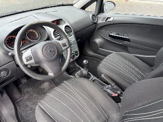 Opel Corsa 1.2 16V Hatchback  Benzine 1.229cc 59kW (80pk) FWD picture 11