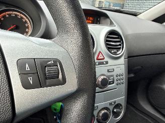 Opel Corsa 1.2 16V Hatchback  Benzine 1.229cc 59kW (80pk) FWD picture 17