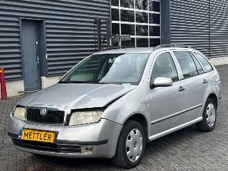 Coche accidentado Skoda Fabia 1.4i 16V Combi/o 4Dr Benzine 1.390cc 55kW (75pk) FWD 2003/4