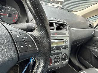 Fiat Grande Punto 1.4 Hatchback  Benzine 1.368cc 57kW (77pk) FWD picture 15