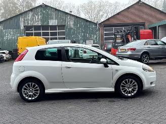 Fiat Grande Punto 1.4 Hatchback  Benzine 1.368cc 57kW (77pk) FWD picture 6