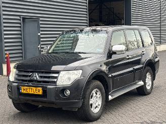 uszkodzony samochody osobowe Mitsubishi Pajero 7 pers 3.0 V6 24V Jeep/SUV  Benzine 2.972cc 133kW (181pk) 4x4 2007/1
