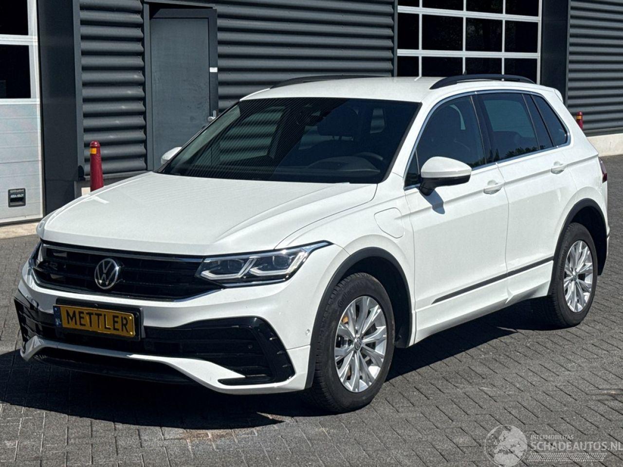 Volkswagen Tiguan R-Line 1.4 TSI eHybrid 16V SUV Elektrisch Benzine 1.395cc 180kW (265pk) FWD 1.4 TSI eHybrid 16V SUV Elektrisch Benzine 1.395cc 195kW (265pk) FWD