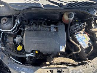 Renault Clio 1.2 16V Hatchback  Benzine 1.149cc 55kW (75pk) FWD picture 20