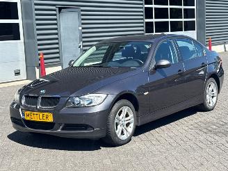 Vaurioauto  passenger cars BMW 3-serie 316i 16V Sedan 4Dr Benzine 1.597cc 90kW (122pk) RWD 2008/7