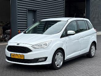 uszkodzony samochody osobowe Ford Grand C-Max 1.5 TDCi 95 16V MPV  Diesel 1.499cc 70kW (95pk) FWD 2017/9