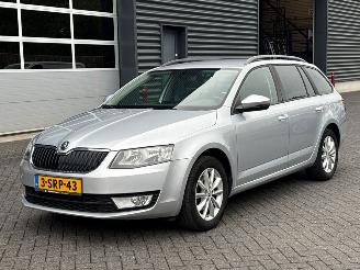 Unfallwagen Skoda Octavia 1.6 TDI GreenTec 16V Combi/o 4Dr Diesel 1.598cc 77kW (105pk) FWD 2013/12