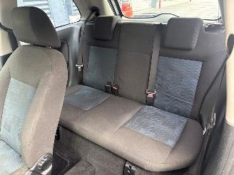 Ford Fiesta 1.3 Hatchback  Benzine 1.299cc 51kW (69pk) FWD picture 9