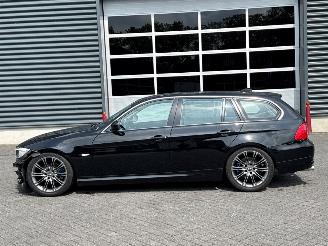 BMW 3-serie M pakket 325i 24V Combi/o  Benzine 2.979cc 160kW (218pk) RWD picture 2