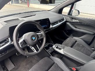 BMW 2-serie M Sportpakket 220i Mild Hybrid 1.5 TwinPower Turbo 12V MPV  Elektrisch Benzine 1.499cc 125kW (170pk) FWD picture 14