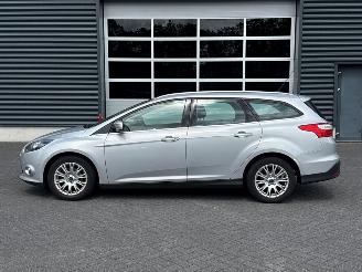 Ford Focus 1.6 TDCi ECOnetic Combi/o  Diesel 1.560cc 77kW (105pk) FWD picture 2