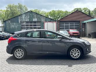 Ford Focus 1.6 Ti-VCT 16V 125 Hatchback picture 6