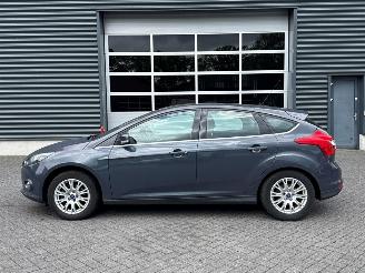 Ford Focus 1.6 Ti-VCT 16V 125 Hatchback picture 2