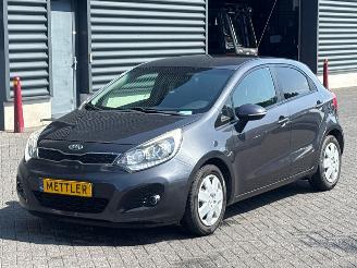 Unfallwagen Kia Rio 1.2 CVVT 16V Hatchback  Benzine 1.248cc 63kW (86pk) FWD 2012/4