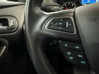 Ford Focus 1.0 Ti-VCT EcoBoost picture 21