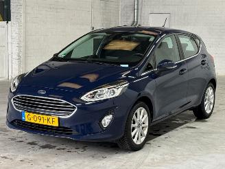 Damaged car Ford Fiesta 1.0 EcoBoost 12V 100 Hatchback  Benzine 998cc 74kW (101pk) FWD 2019/10