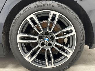 BMW 5-serie 520d M Pakket CARBONSCHWARZ METALLIC (416) 48V 2.0 TwinPower Turbo 16V Combi/o  Elektrisch Diesel 1.995cc 145kW (197pk) RWD 2024-03 (11GW; 12GW) B47D20B; JA1 picture 9