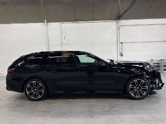 BMW 5-serie 520d M Pakket CARBONSCHWARZ METALLIC (416) 48V 2.0 TwinPower Turbo 16V Combi/o  Elektrisch Diesel 1.995cc 145kW (197pk) RWD 2024-03 (11GW; 12GW) B47D20B; JA1 picture 6