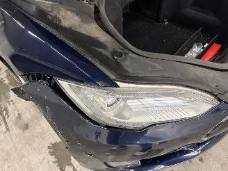 Tesla Model S Free Supercharge 85 Liftback  Elektrisch  270kW (367pk) RWD picture 26