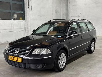 Voiture accidenté Volkswagen Passat 2.0 20V Combi/o  Benzine 1.984cc 96kW (131pk) FWD 2004/9
