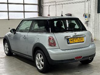 Mini Mini 1.4 16V One Hatchback  Benzine 1.397cc 70kW (95pk) FWD picture 3