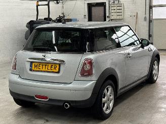 Mini Mini 1.4 16V One Hatchback  Benzine 1.397cc 70kW (95pk) FWD picture 5
