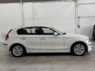 BMW 1-serie 116i 1.6 16V Hatchback 4Dr Benzine 1.597cc 90kW (122pk) RWD picture 6