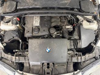 BMW 1-serie 116i 1.6 16V Hatchback 4Dr Benzine 1.597cc 90kW (122pk) RWD picture 19