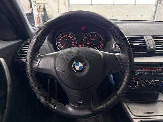BMW 1-serie 116i 1.6 16V Hatchback 4Dr Benzine 1.596cc 85kW (116pk) RWD picture 13