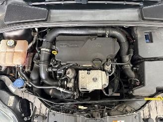 Ford Focus 1.0 Ti-VCT EcoBoost 12V 125 Combi/o  Benzine 998cc 92kW (125pk) FWD picture 25