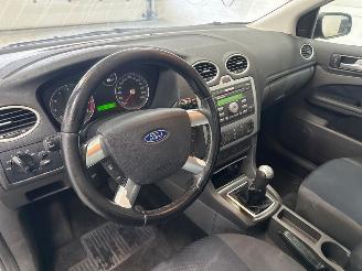 Ford Focus 1.6 16V Hatchback  Benzine 1.596cc 74kW (101pk) FWD picture 12
