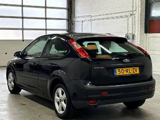 Ford Focus 1.6 16V Hatchback  Benzine 1.596cc 74kW (101pk) FWD picture 3