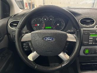 Ford Focus 1.6 16V Hatchback  Benzine 1.596cc 74kW (101pk) FWD picture 13