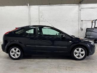Ford Focus 1.6 16V Hatchback  Benzine 1.596cc 74kW (101pk) FWD picture 6