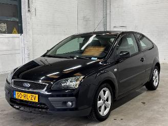 Avarii autoturisme Ford Focus 1.6 16V Hatchback  Benzine 1.596cc 74kW (101pk) FWD 2005/6