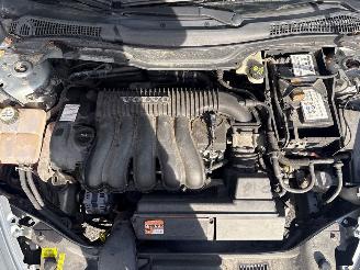 Volvo S-40 2.4 20V Sedan 4Dr Benzine 2.435cc 103kW (140pk) FWD picture 20