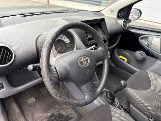 Toyota Aygo 1.0 12V VVT-i Hatchback  Benzine 998cc 50kW (68pk) FWD picture 11