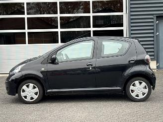 Toyota Aygo 1.0 12V VVT-i Hatchback  Benzine 998cc 50kW (68pk) FWD picture 2