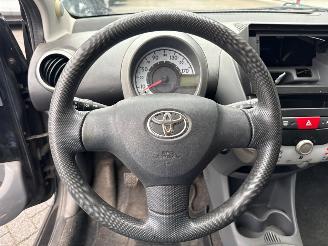 Toyota Aygo 1.0 12V VVT-i Hatchback  Benzine 998cc 50kW (68pk) FWD picture 12
