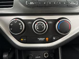 Kia Picanto 1.2 16V Hatchback  Benzine 1.248cc 63kW (86pk) FWD picture 16