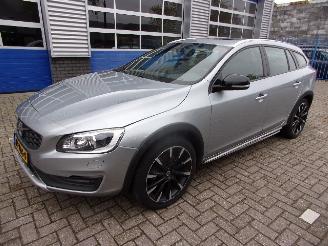 Schadeauto Volvo V-60 CROSS COUNTRY 2.0 T5 NORDIC+ 2017/2
