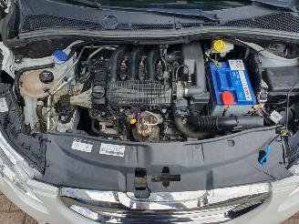 Peugeot 2008 1.2 PureTech Urban Cross picture 9