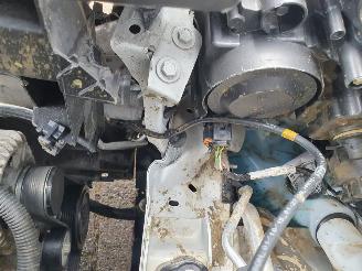 Peugeot 2008 1.2 PureTech Urban Cross picture 10