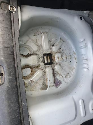 Peugeot 2008 1.2 PureTech Urban Cross picture 25