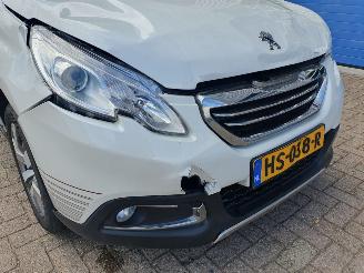 Peugeot 2008 1.2 PureTech Urban Cross picture 11